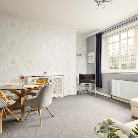 2 Bedroom Royal Mile Apartment إدنبرة المظهر الخارجي الصورة