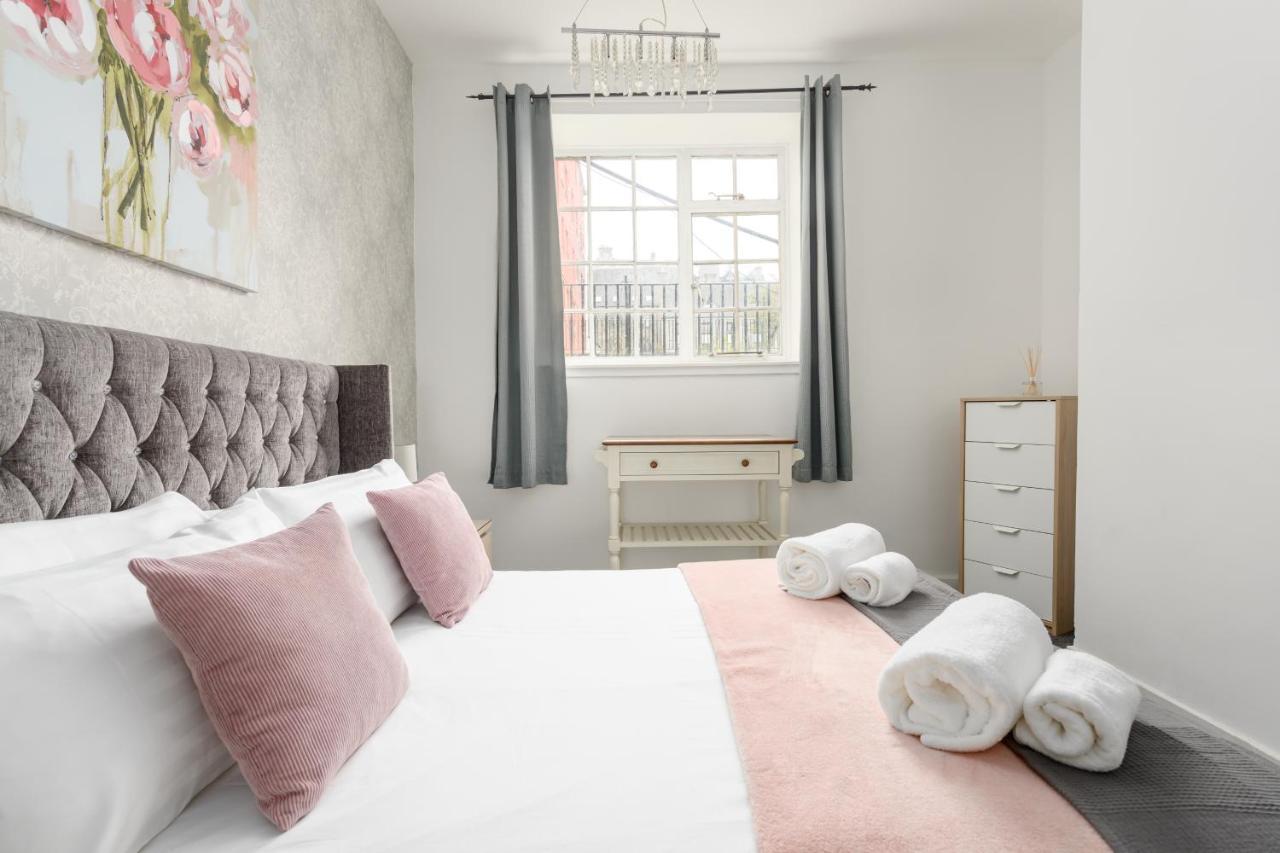 2 Bedroom Royal Mile Apartment إدنبرة المظهر الخارجي الصورة
