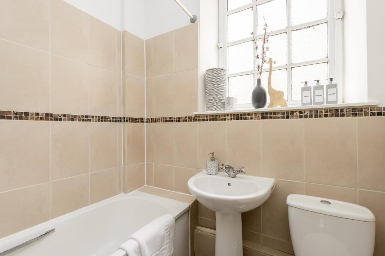 2 Bedroom Royal Mile Apartment إدنبرة المظهر الخارجي الصورة