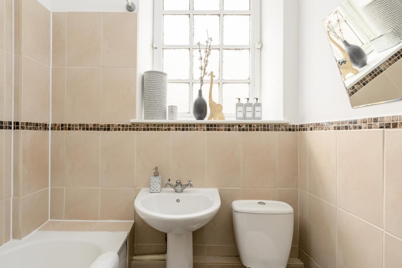 2 Bedroom Royal Mile Apartment إدنبرة المظهر الخارجي الصورة